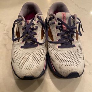 Barely used brooks running shoes womens 9